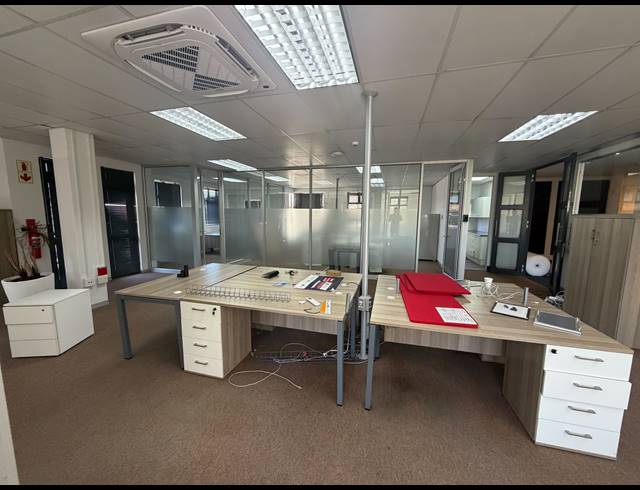 683.60M² BUILDING TO LET IN TYGER VALLEY